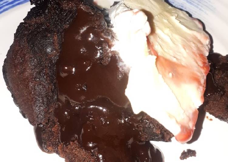Hot Fudge Chocolate Pudding Cake (eggless)