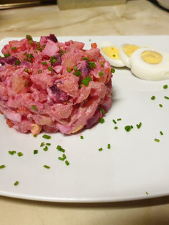 Una foto de Ensalada fría con remolacha