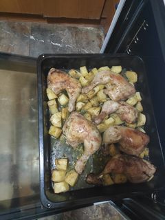 Φωτογραφία της συνταγής Μπούτια κοτόπουλου με κάρυ και πατάτες φούρνου