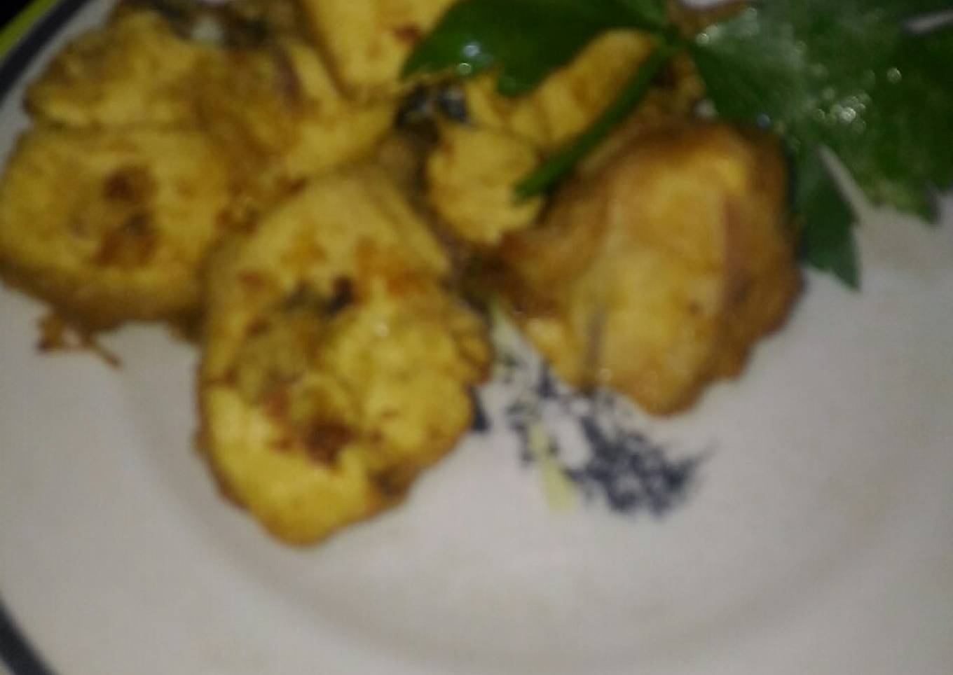 Ayam goreng bumbu kuning