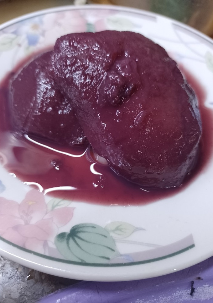 Una foto de Peras en vino Borgoña sin azúcar 🍐🍷