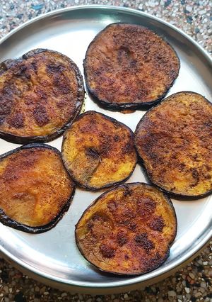 A picture of Baingan Bhaja.