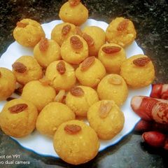 A picture of Coconut  Besan  Laddos.