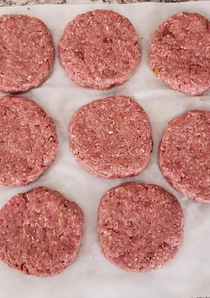 Hình của món Nhân burger bò.