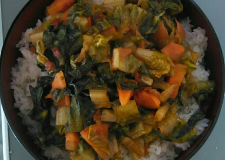 Vegetable sauce on white rice