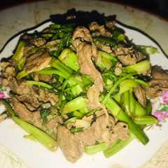 A picture of Thịt ngựa xào rau cần.