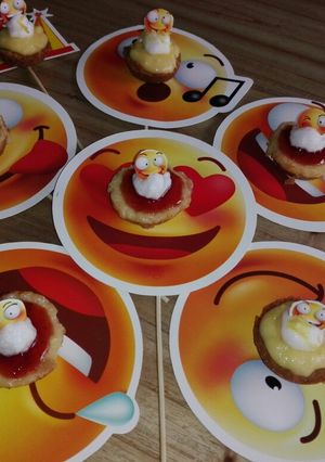 Una foto de Mini frutilla, limón con corazón de Chocolate!!! Todo Light!!!