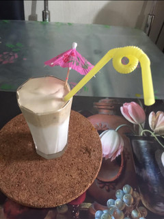 ડાલગોના કોફી (dalgona coffee Recipe in Gujarati) રેસીપી મુખ્ય ફોટો