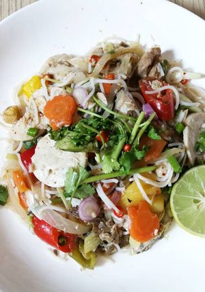 รูปของ ยำขนมจีนปลาทูหมูยอ