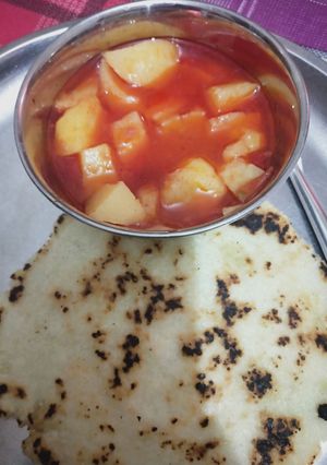 A picture of Savak ki roti with potatoes veg.