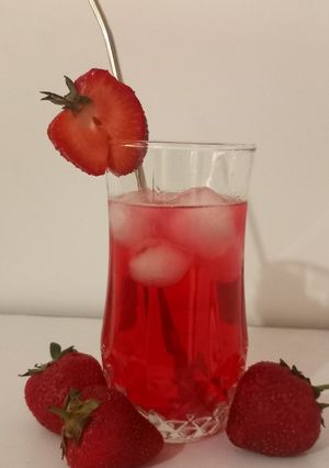عکسی از دستور شربت و مربای توت فرنگی 🍓