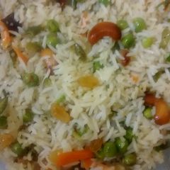 A picture of Navratan pulao.