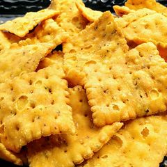A picture of Crispy Methi Mathari.