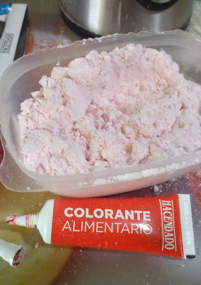 Una foto de Cómo conseguir azúcar glass rosa