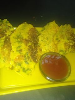 बेसन का चीला (Besan ka cheela recipe in hindi) रेसिपी मुख्य फोटो