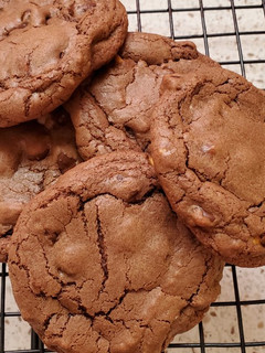 A picture of My 3 Different Chips Double Chocolate Chip Cookies.