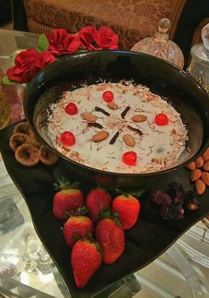 A picture of Almond Rice kheer wid strowbarries...fun with fruits.