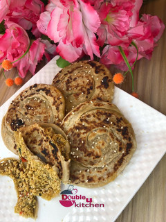 A picture of Chicken stuffed paratha.