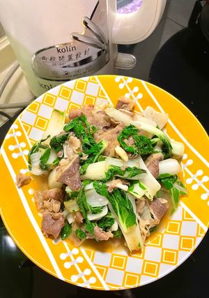 牛奶白菜炒牛五花 的食譜成品照片