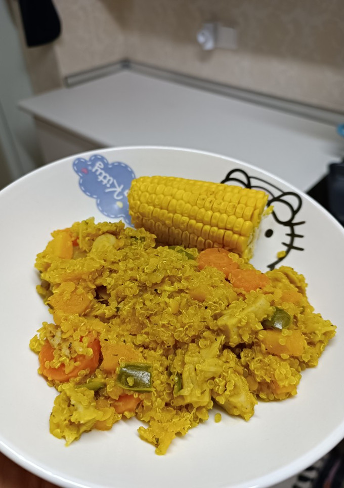 Una foto de Quinoa con lentejas rojas, calabaza y heura