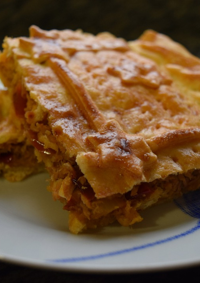 Una foto de Empanada de atún Empanada gallega