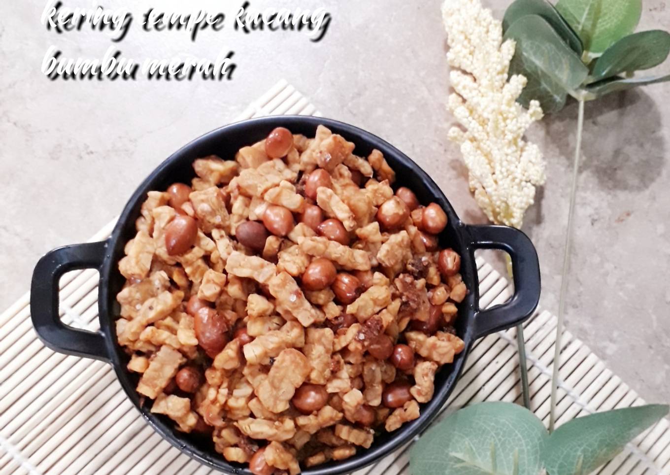Kering tempe kacang bumbu merah