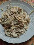 Pasta Roquefort (gorgonzola o formaggi simili) e noci: nel mio caso gli spaghettoni