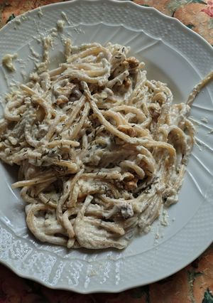 Foto di Pasta Roquefort (gorgonzola o formaggi simili) e noci: nel mio caso gli spaghettoni