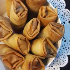 A picture of Pisang Coklat (piscok).