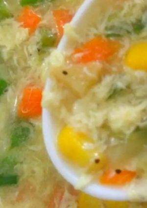 A picture of Veggies Egg Drop Soup.