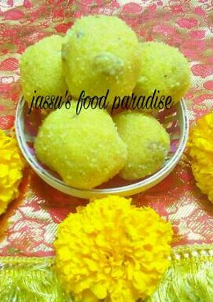 A picture of Besan ladoo.