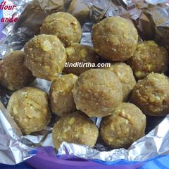 A picture of Whole wheat flour walnut laddu/godhi hittina unde.