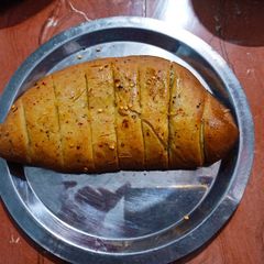 A picture of Garlic bread (without yeast).