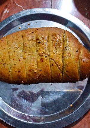 A picture of Garlic bread (without yeast).