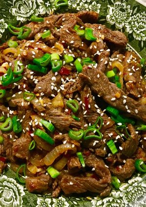 A picture of Korean beef bulgogi.