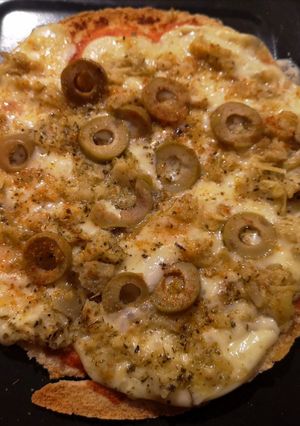 Una foto de Pizza con base de pan pita