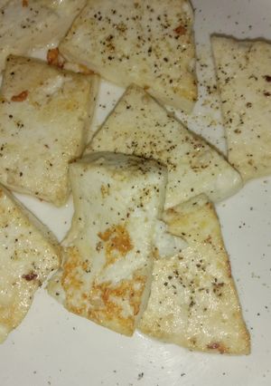 A picture of Fry paneer slices.