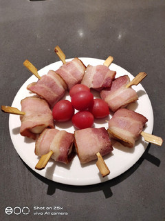 A picture of Abalone in Bacon.