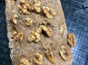Una foto de pan de centeno chia