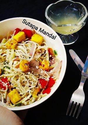 থাই নুডুলস স্যালাড (Thai noodle salad recipe in Bengali) রেসিপির প্রধান ছবি