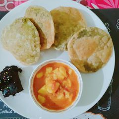 Peas kachori A picture of Peas kachori.