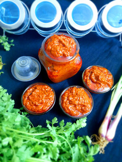 செஷ்வான் சாஸ் (schezwan sauce recipe in Tamil) செய்முறை முக்கிய புகைப்படம்