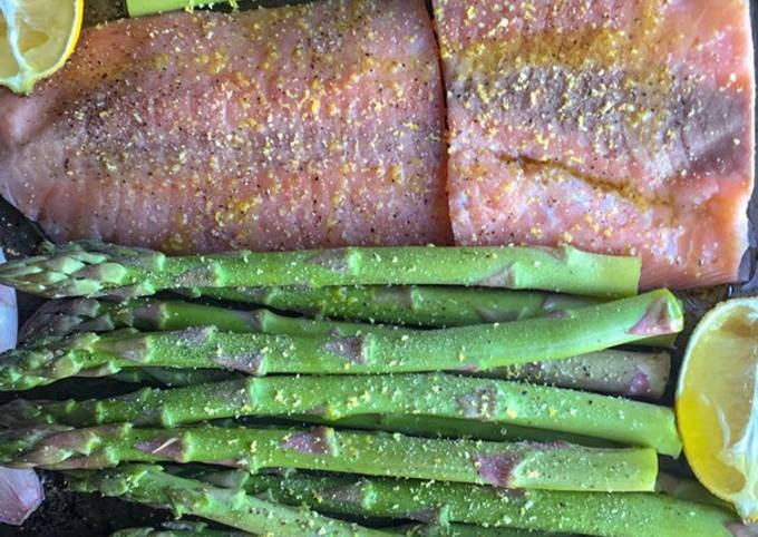 Recipe of Quick Lemon Zest Salmon &amp; Asparagus