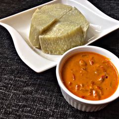 A picture of Ngoo Served with Boiled Yam.