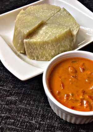 A picture of Ngoo Served with Boiled Yam.