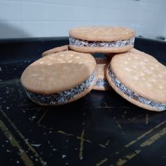 A picture of Khajur Biscuit Sandwich.