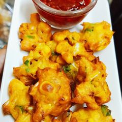 A picture of Corn cabbage pakoda.