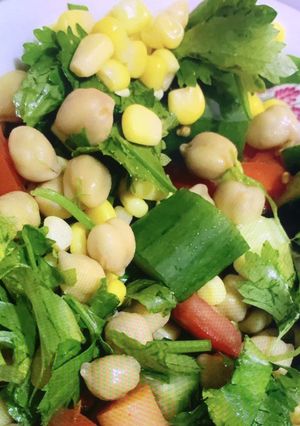 صورة لوصفة سلطة الحمص اللذيذه 😋❤️ 🥗