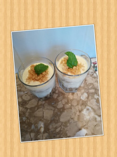 Una foto de Vasitos de bizcocho de piña con yogur casero