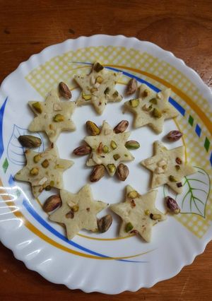 A picture of Milk powder burfi.